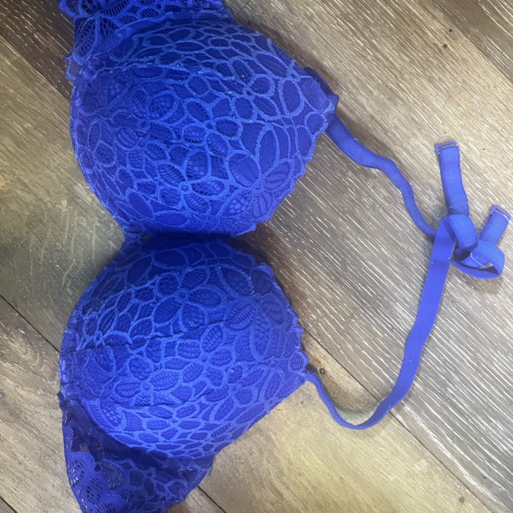 PINK Victoria's Secret Bra in Bold Blue